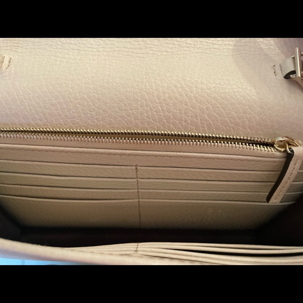 Authentic Crème Gucci Crossbody